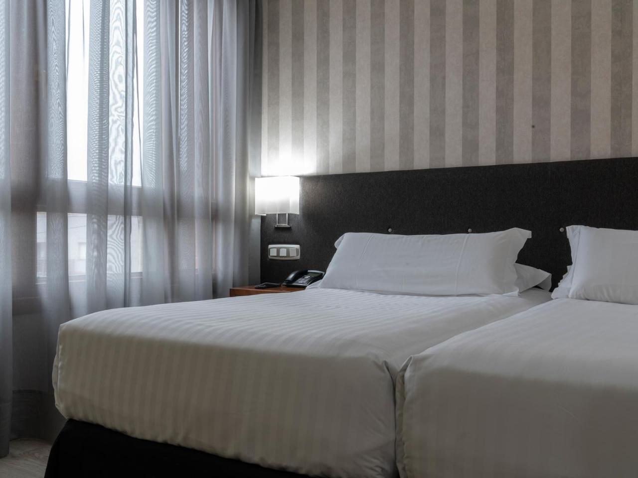Twin Room,1207625221:JPEG