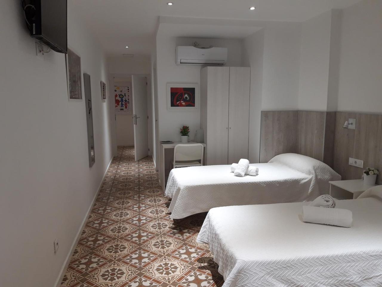 Triple Room with Private Bathroom