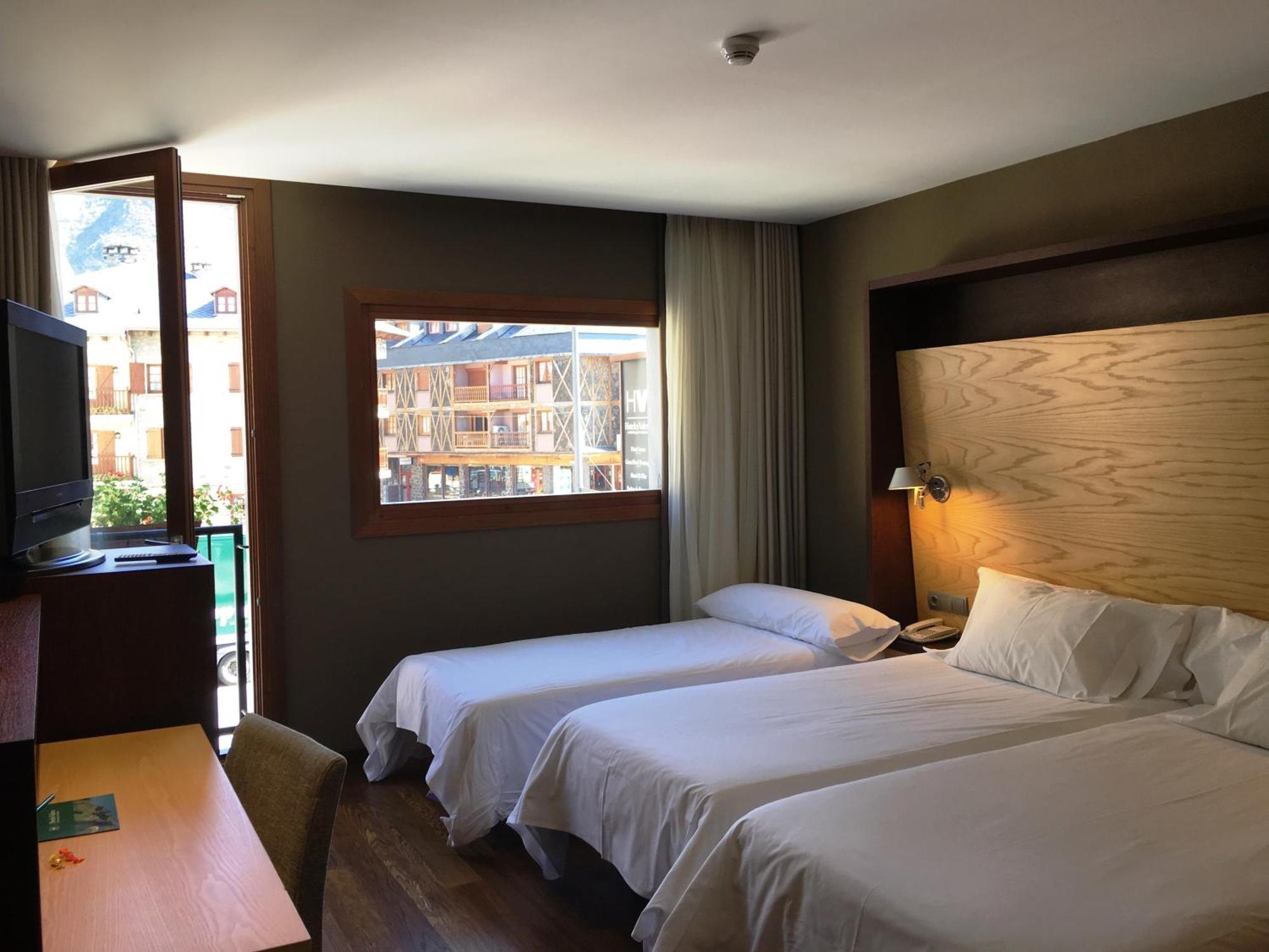 Double Room Extra Bed,800097771:JPEG