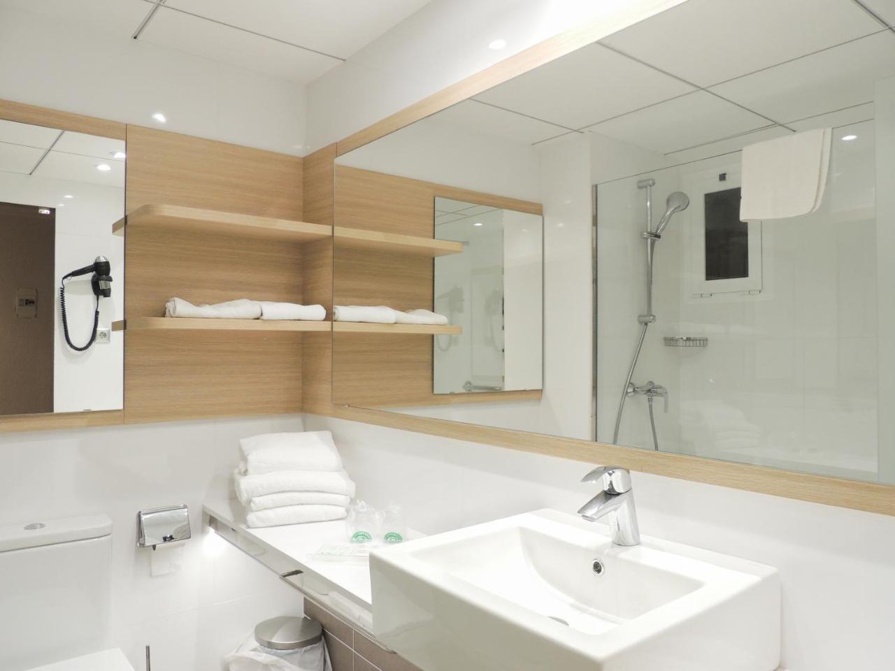 Quarto Triplo Standard (3 Adultos)