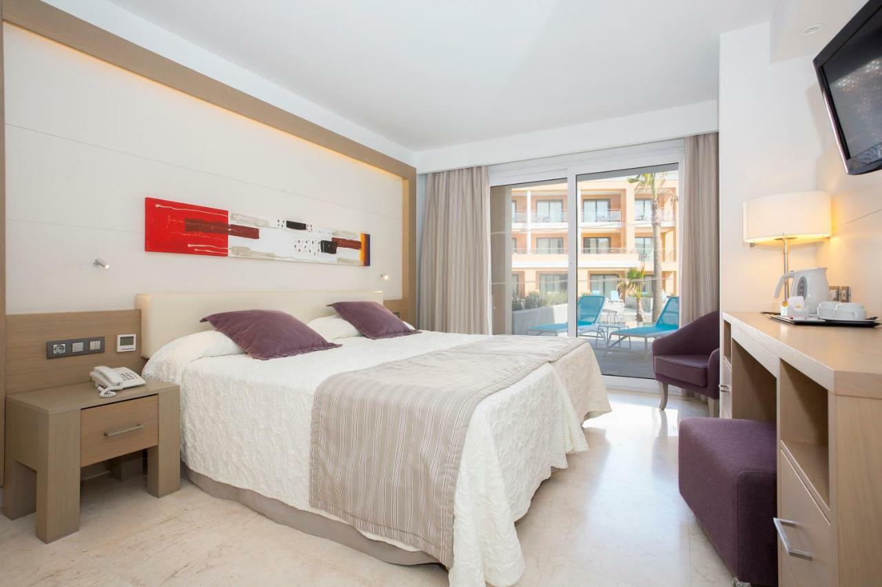 Deluxe Tweepersoonskamer met 1 of 2 Bedden en Eigen Zwembad (3 Volwassenen)