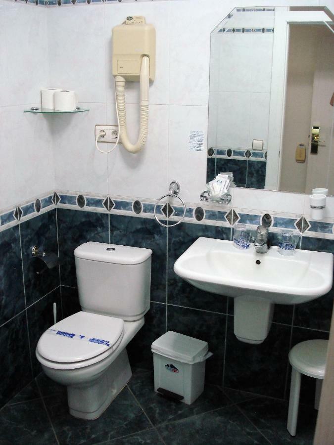 Single Room with Sea View,800137494:JPEG