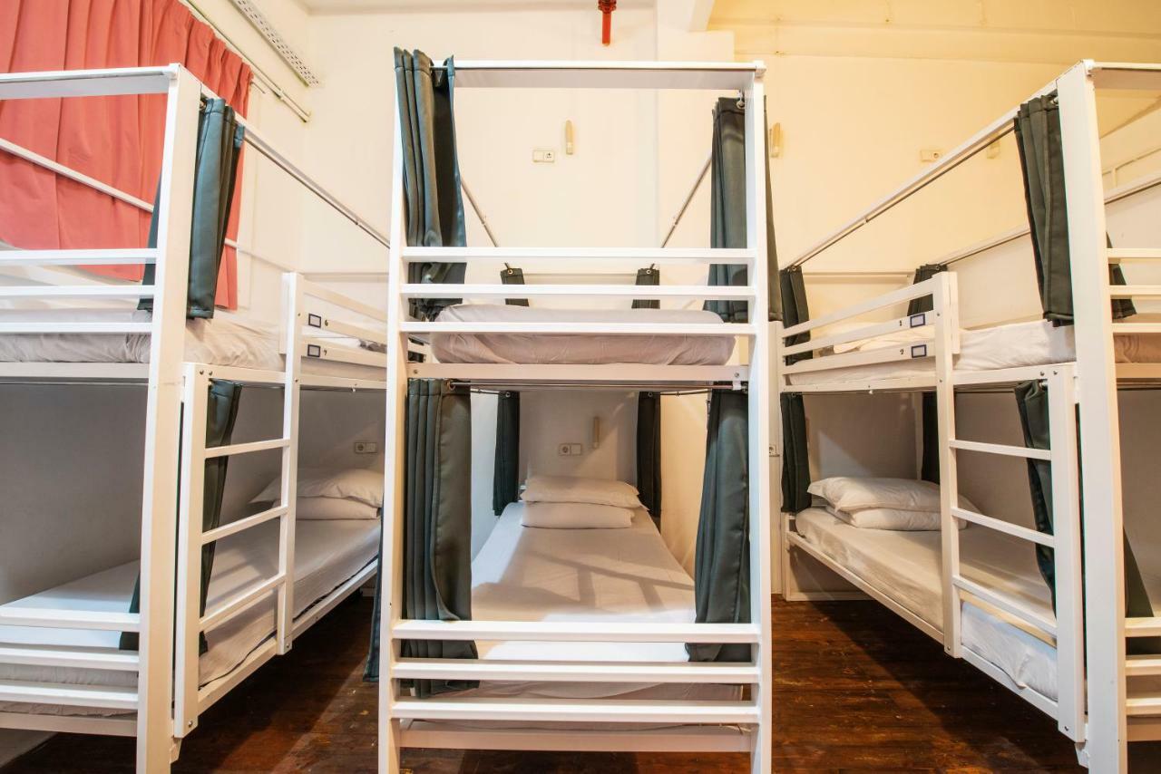 Bed 14-Bed Mixed Dorm