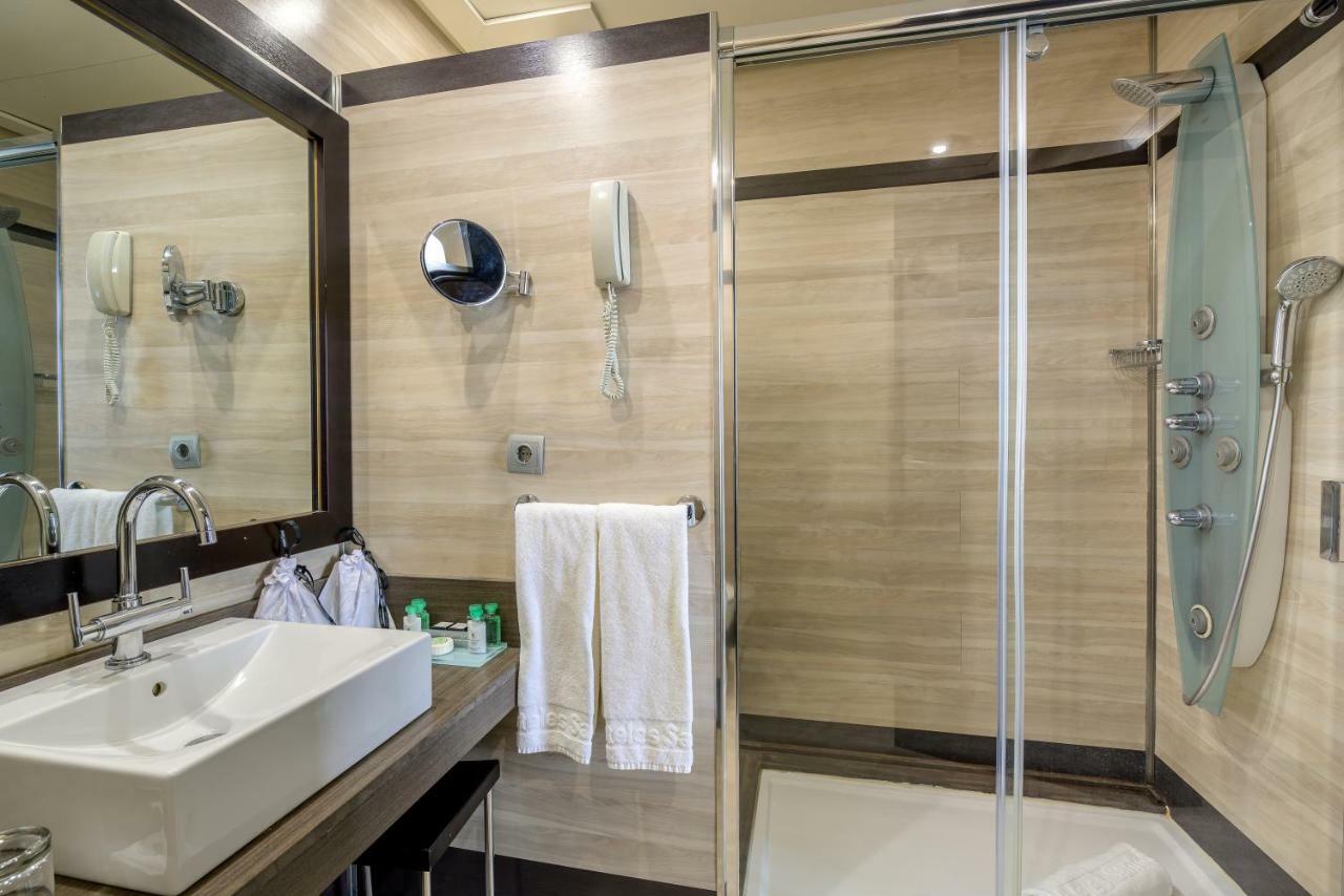 Quarto Família (2 Adultos + 2 Crianças)