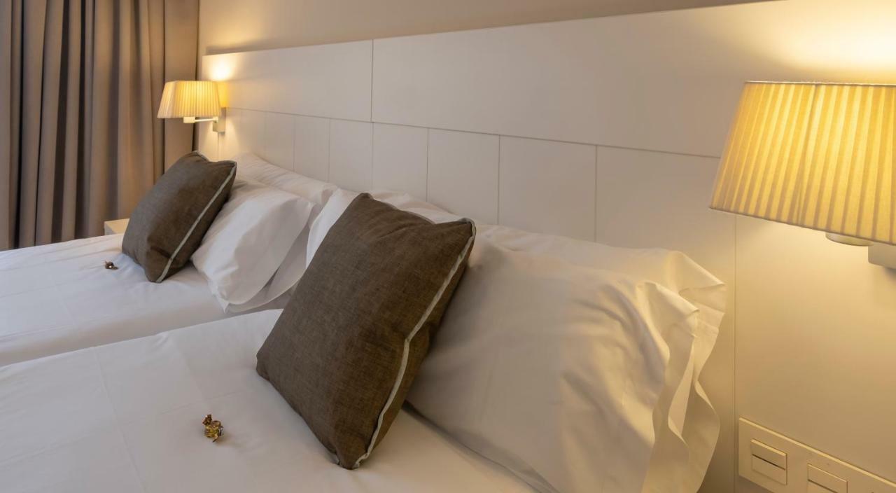 Doppel-/Zweibettzimmer mit Meerblick