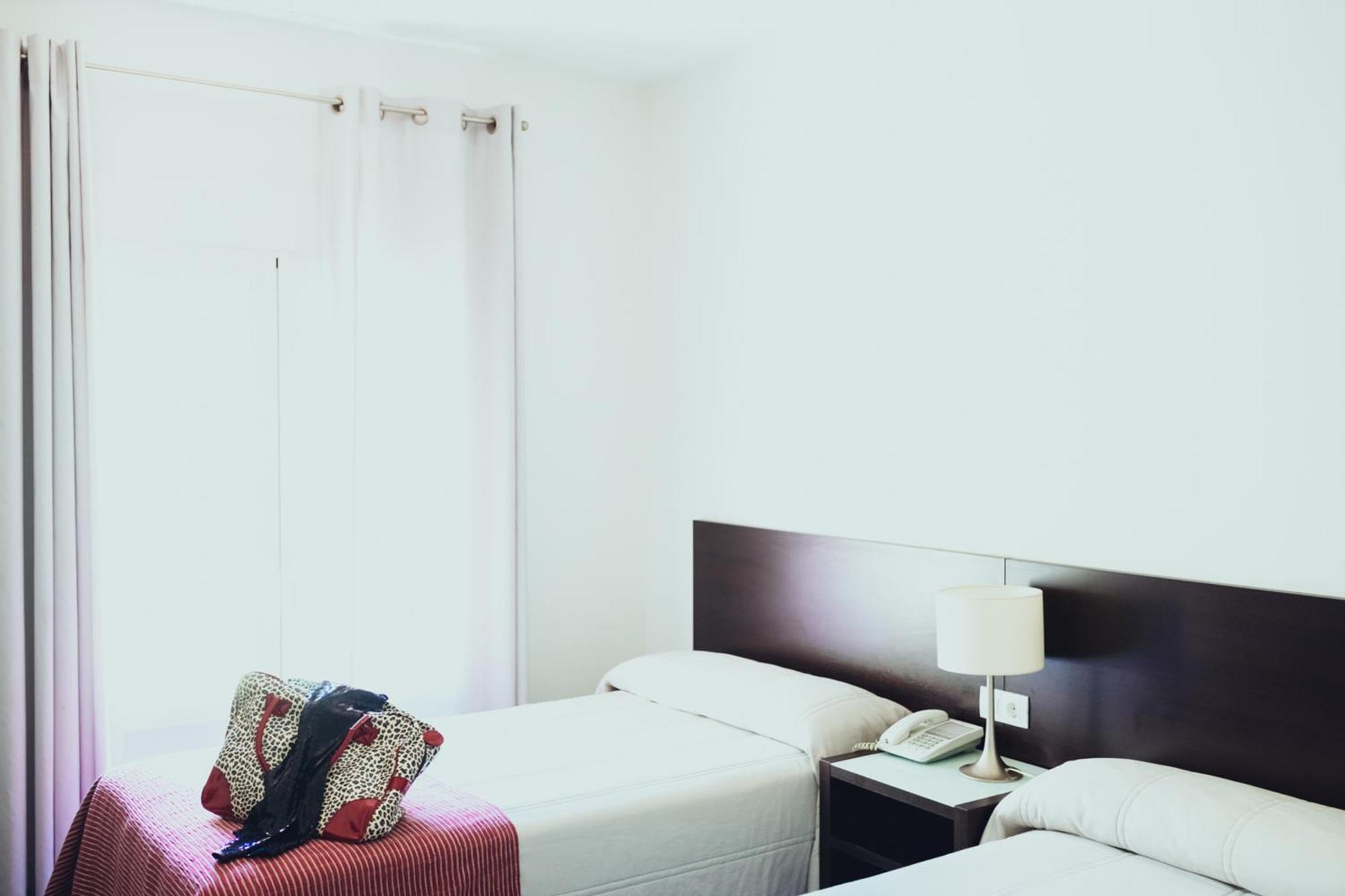 Standard Single Room,1037104054:JPEG