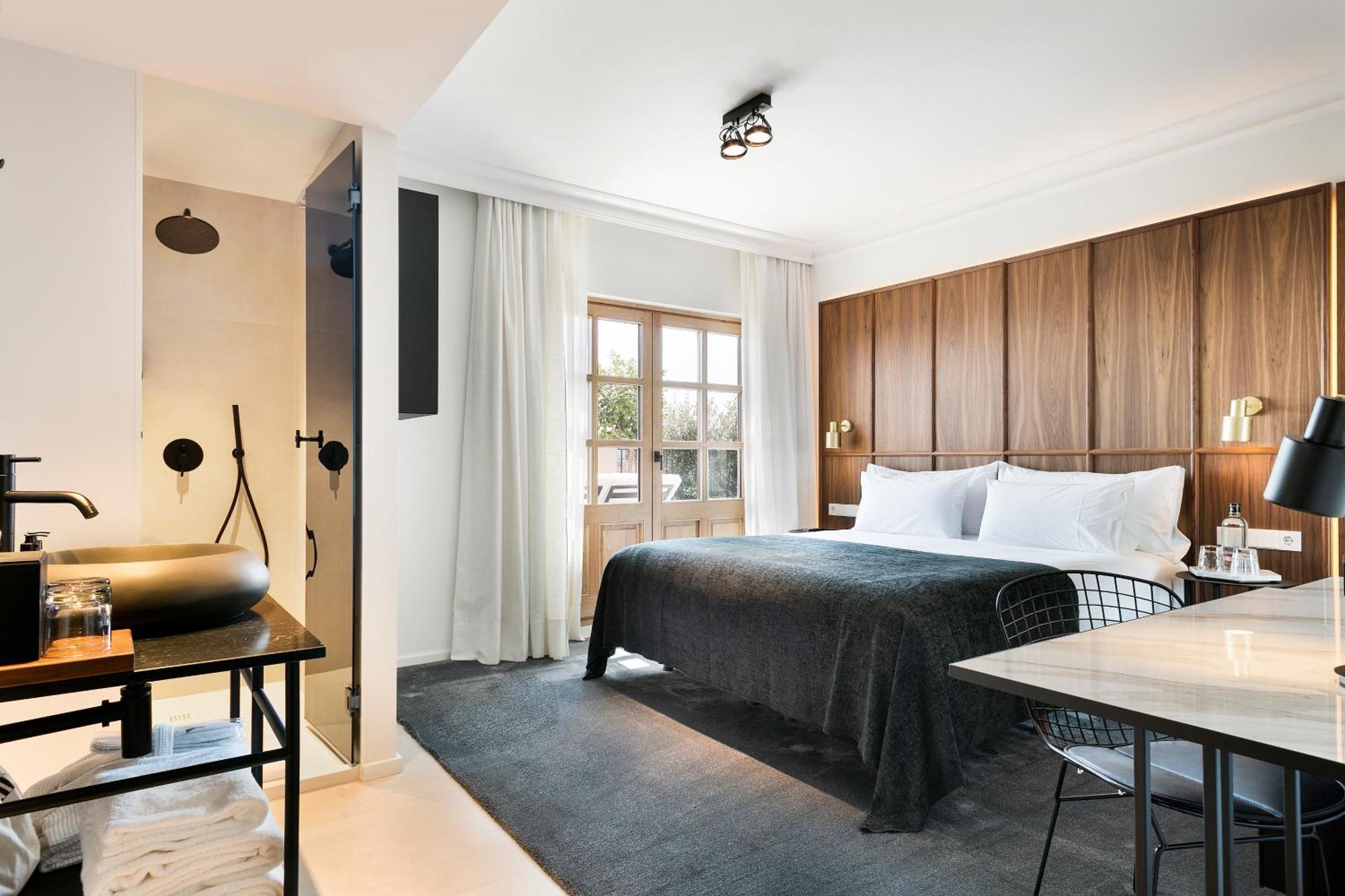 King Room with Balcony