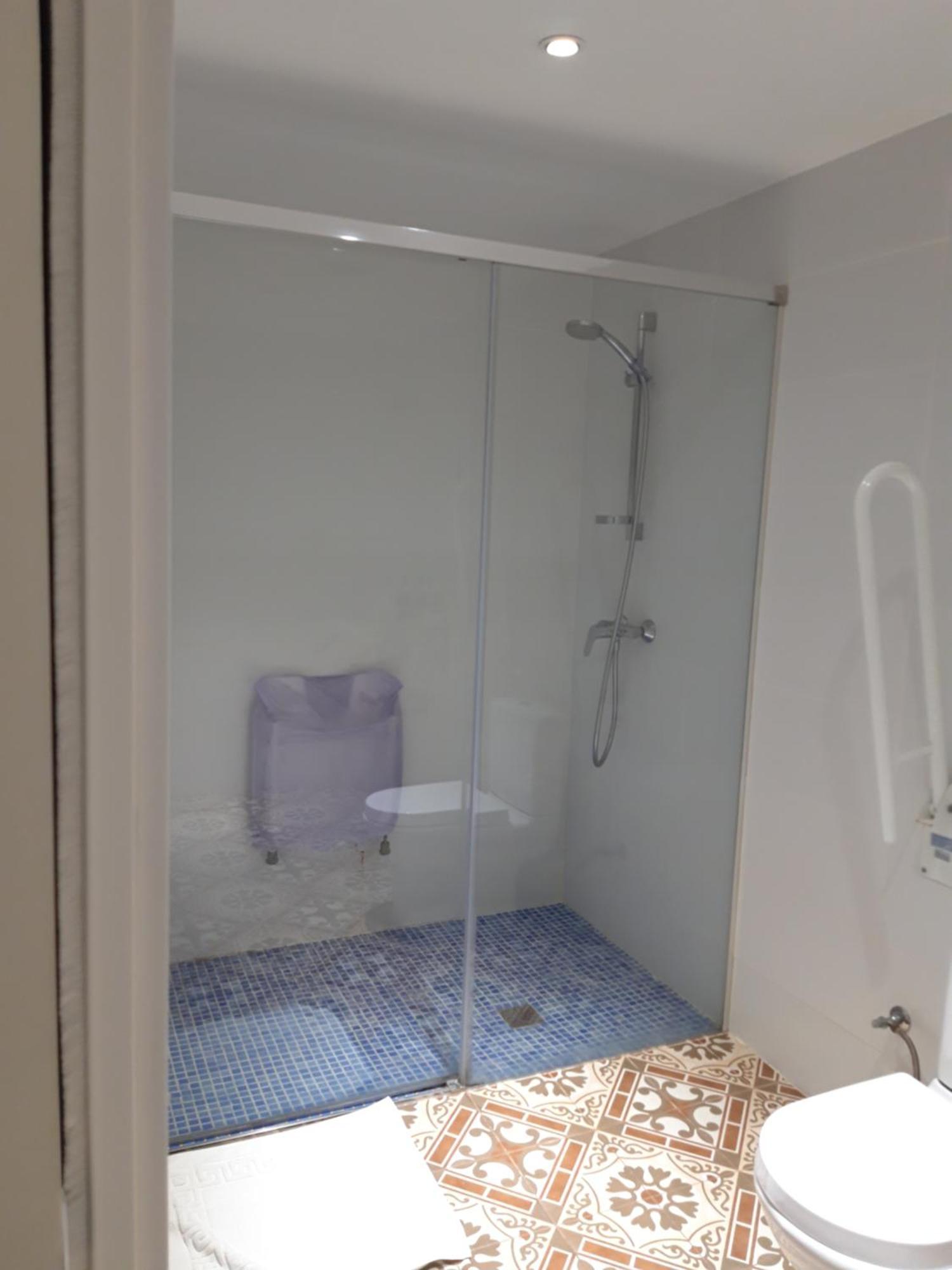 Single Room - Disability Access with Private Bathroom