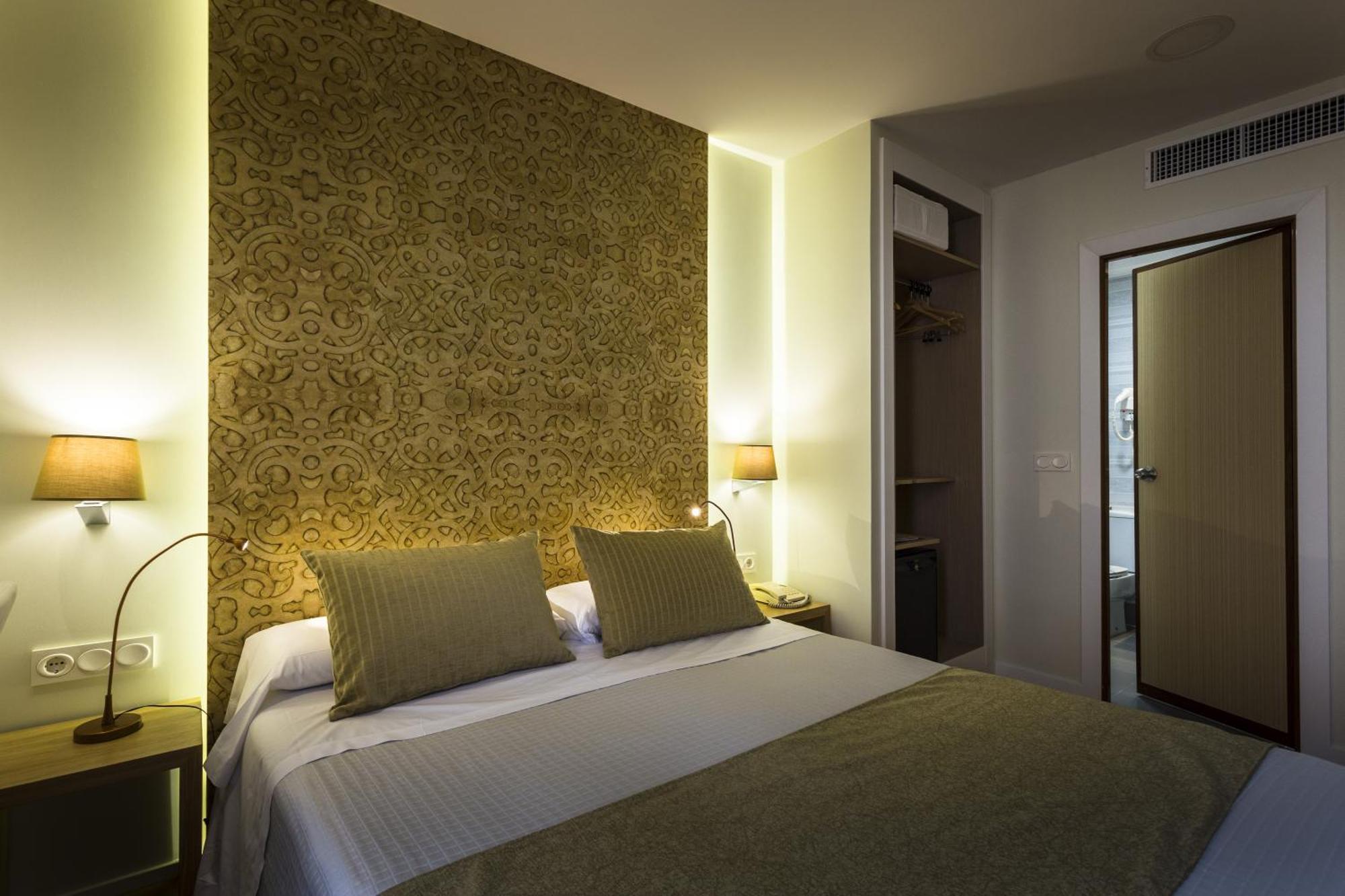 Double or Twin Room,1706714982:JPEG