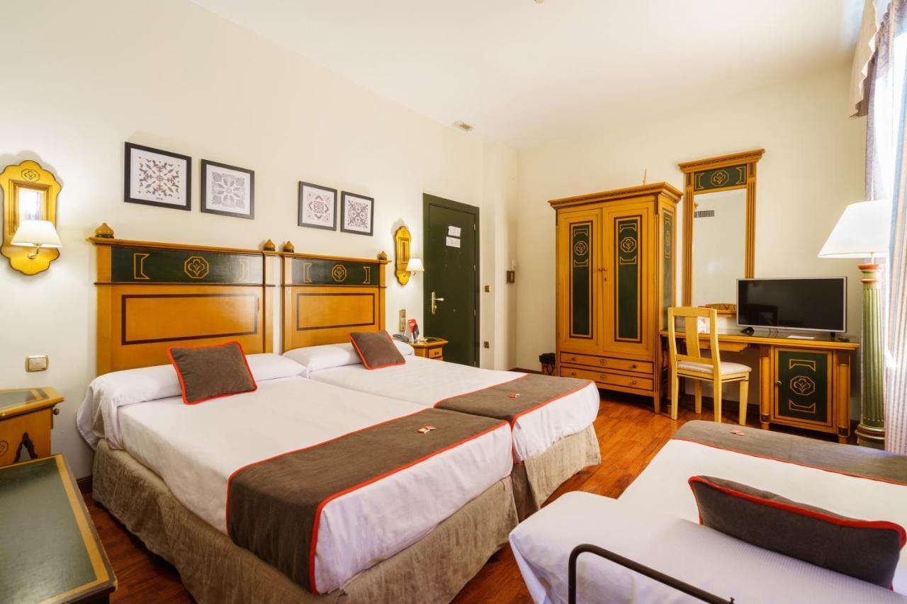 Twin Room with Extra Bed