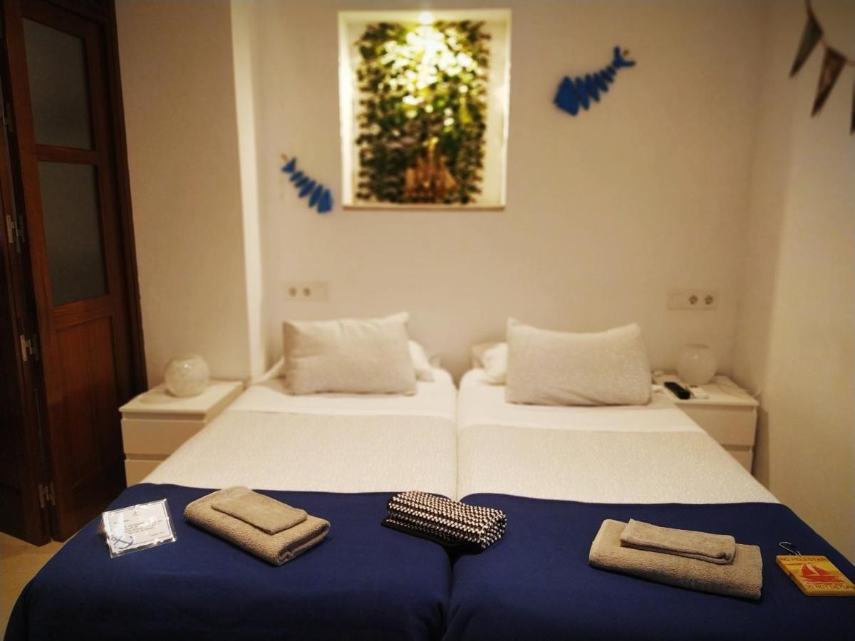 Interior Twin Room with Private Bathroom