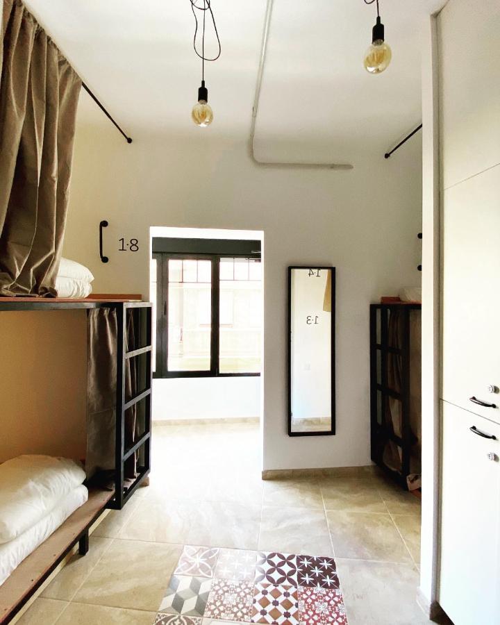 Bed op een Vrouwenslaapzaal met 8 Bedden