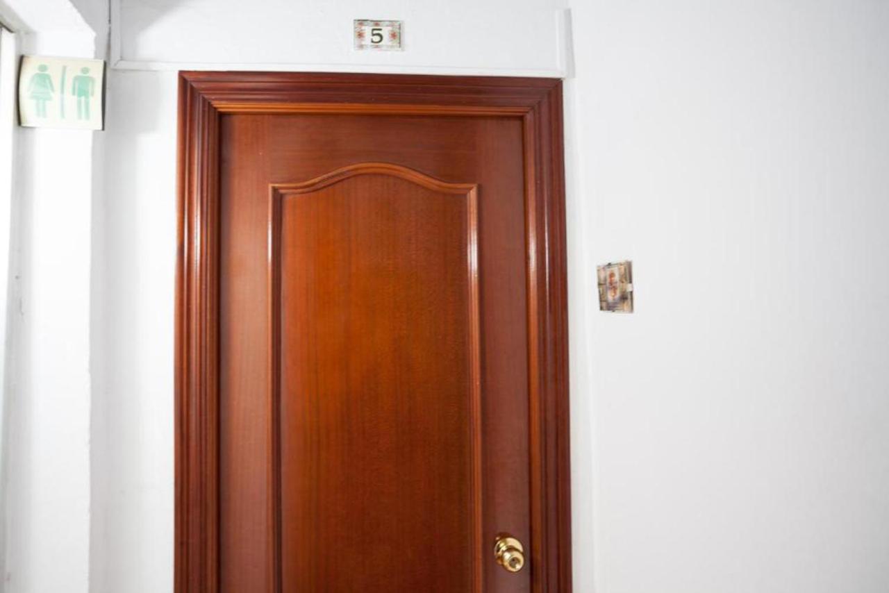 Twin Room with Shared Bathroom,995524534:JPEG