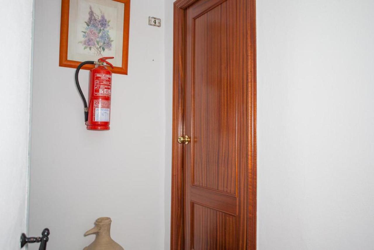 Double Room with Shared Bathroom,995524660:JPEG