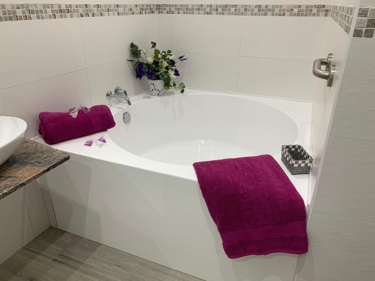 Deluxe Double Room with Shower