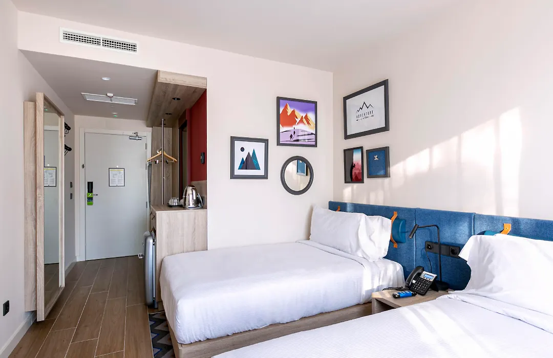 Hampton By Hilton Barcelona Fira Gran Via-1