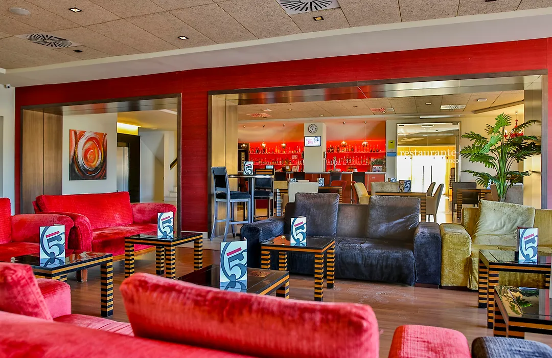 Hotel 525-1