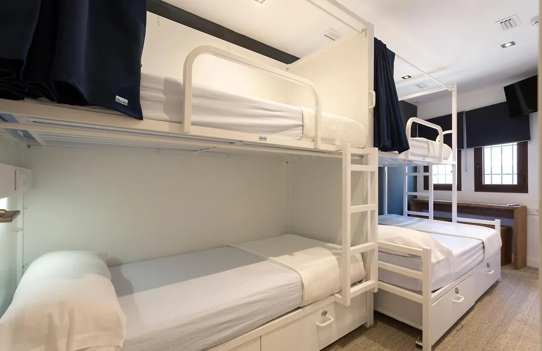 Malaga Stop Hostel Ab-1