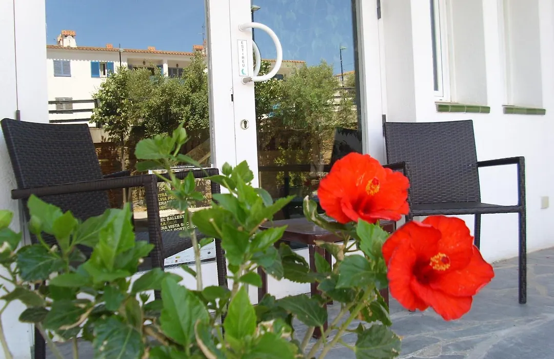 Hotel Nou Estrelles-1