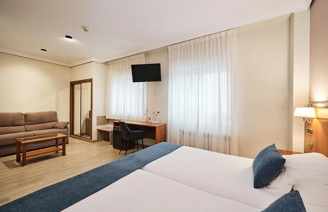 Hotel Ciudad De Compostela-1
