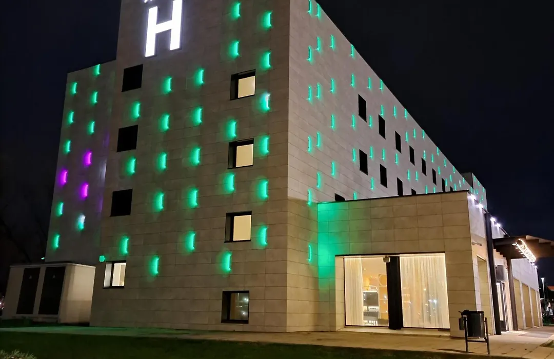 Hotel Puerta Santander-1