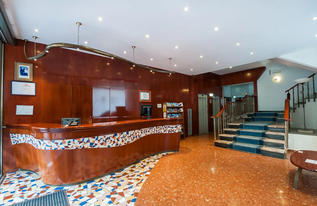 Hotel Gaudi-1