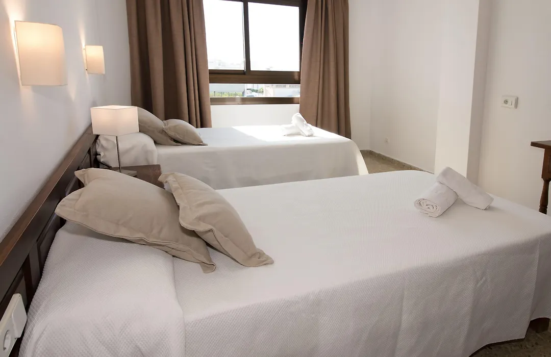Apartamentos Mestret-1