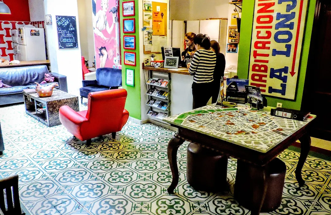 Home Youth Hostel By Feetup Hostels-1