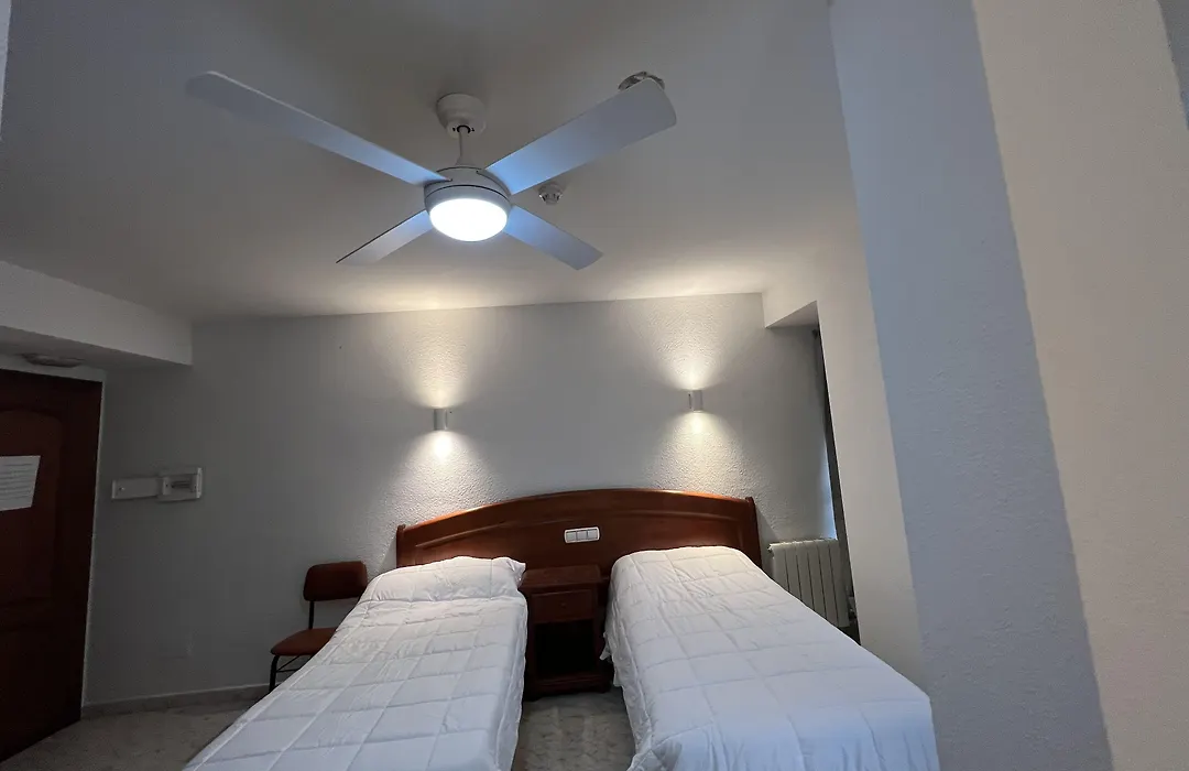 Hostal La Embajada-1