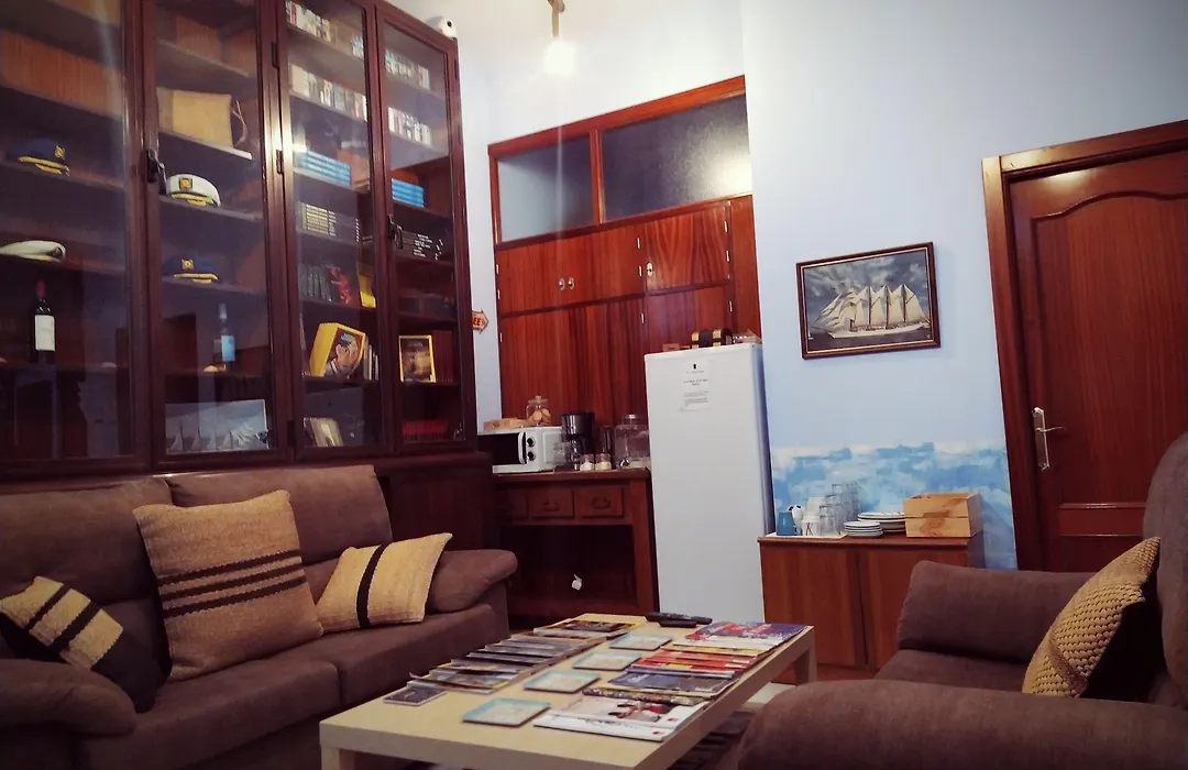 Hostal Casa Nautilus-1