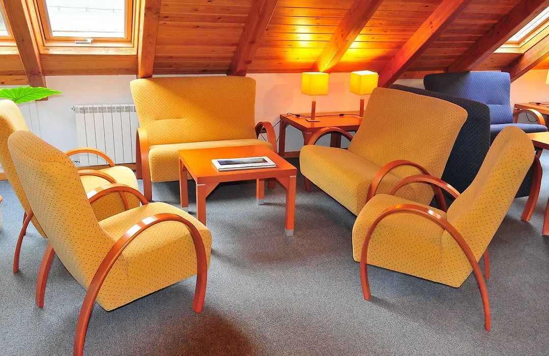 Hotel Lacreu-1
