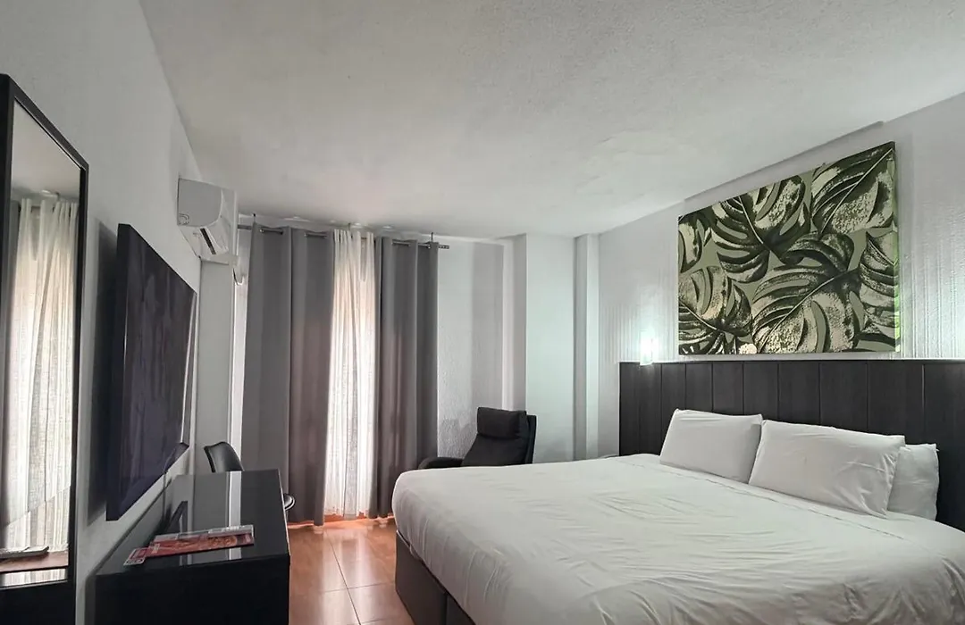 Hotel Carlos III-1