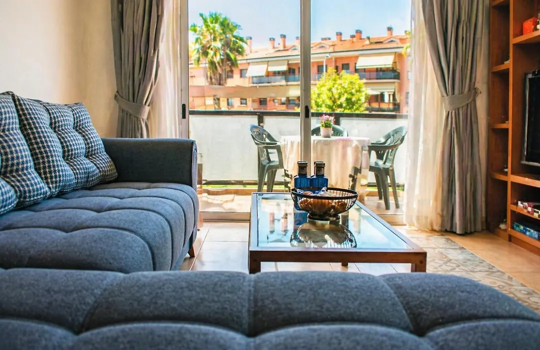 Apartamento Santa Cristina & Bright 2Br With Balcony, Pool & Garden View- Fenals-1