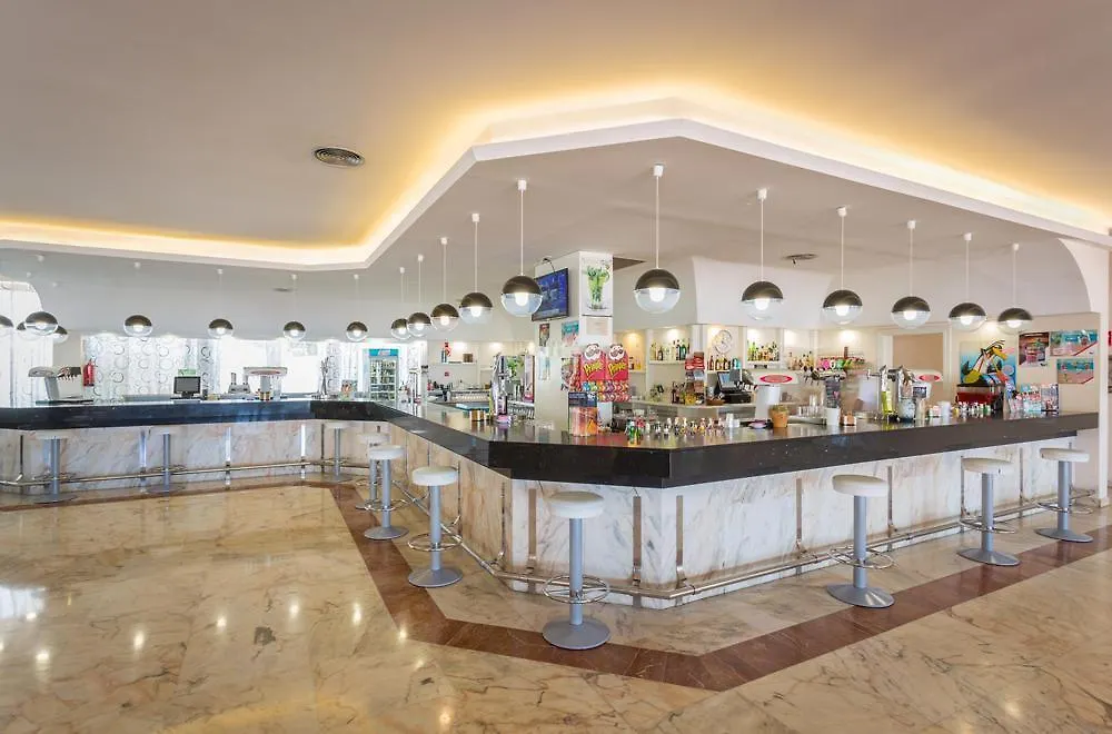 Sirenis Hotel Seaview Country Club-1