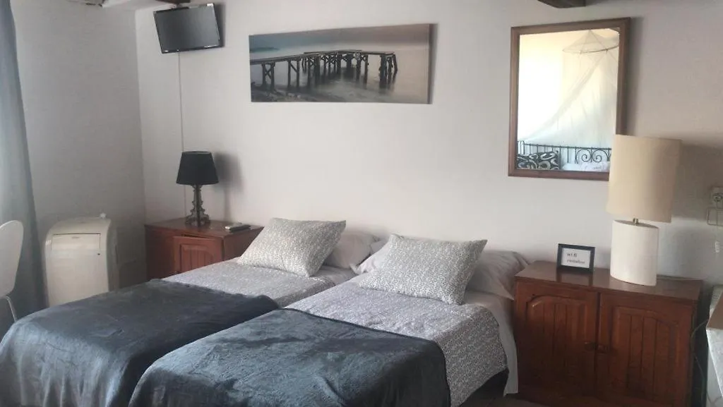 Casa De Huespedes La Pena-1