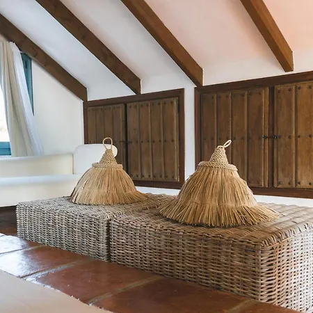 B&B Muse Marbella-3