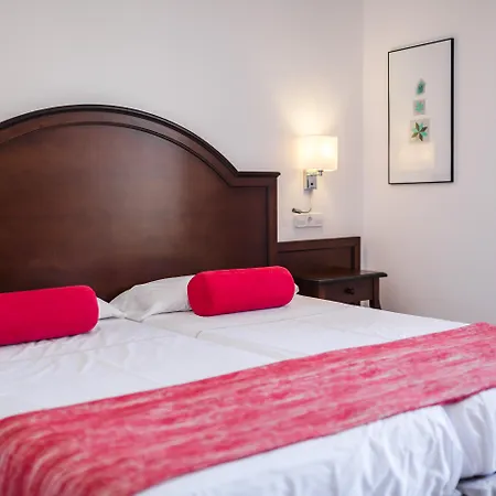 Hotel Ca'l Bisbe-3