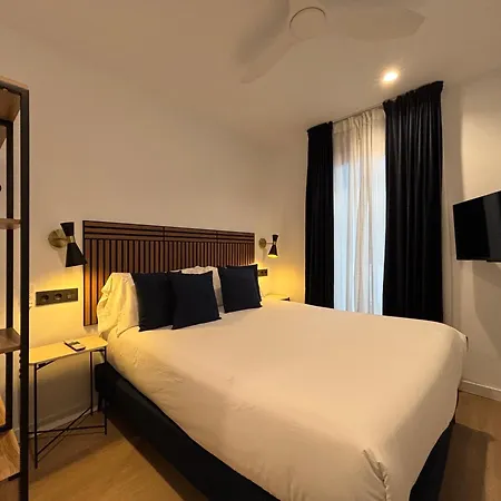 Arenal Rooms Bilbao-3