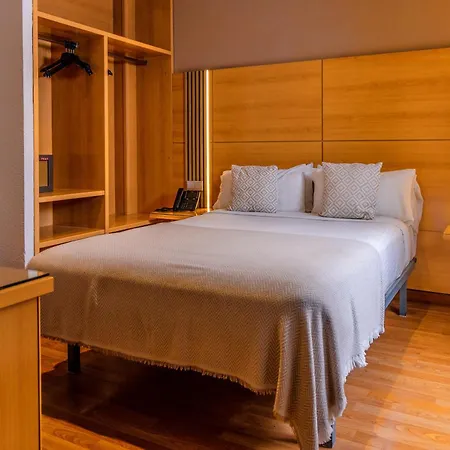 Hotel Serrano-2
