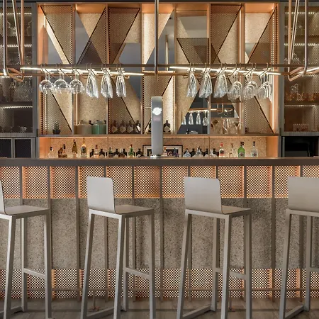Ac Hotel By Marriott Madrid Airport-3
