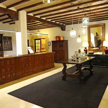 Parador De Santillana Altamira-2