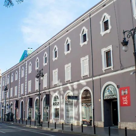 Quart Youth Hostel & Apartments-3