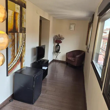 THC Tirso Molina Hostel-3