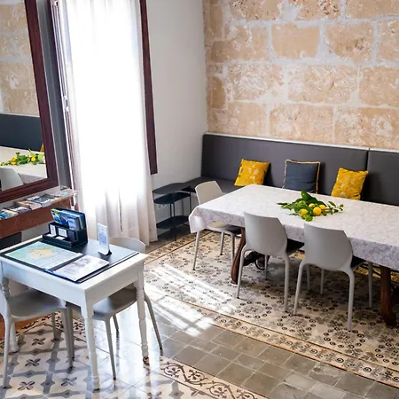 "Unic, Turisme D'Interior"-2