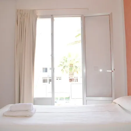 Hostal Paris Ciutadella-2
