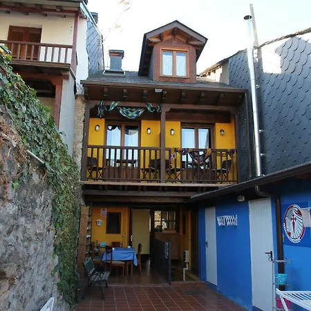 Micro-Hostal La Puerta del Perdón-3