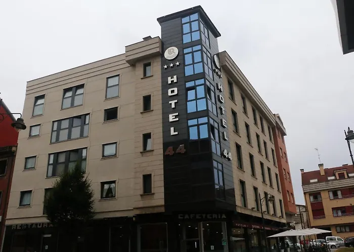 Hotel 44