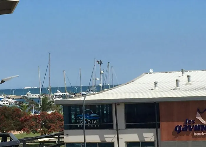 Apartamento Delante Del Puerto Deportivo .