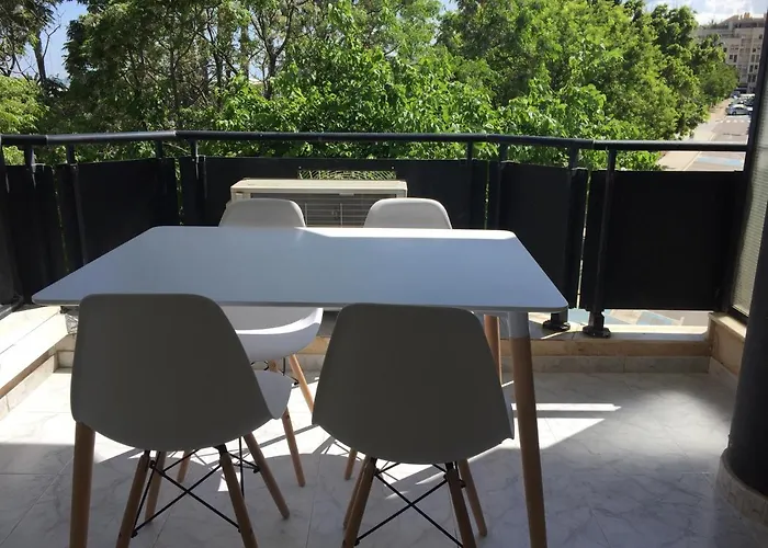 Apartamento Delante Del Puerto Deportivo .