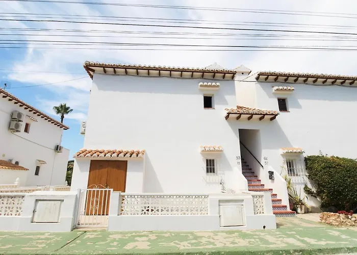 Costa Blanca Bungalow Lago jardin frente piscina 4 personas #PRP001 by Stay Orihuela Costa
